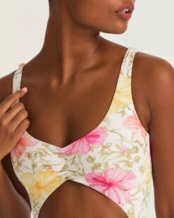 LoveShackFancy X Hurley - Hibiscus Cheeky One Piece 13 LoveShackFancy X Hurley - Hibiscus Cheeky One Piece -HURLEY Sales HLSFO100 HIBISCUS 1