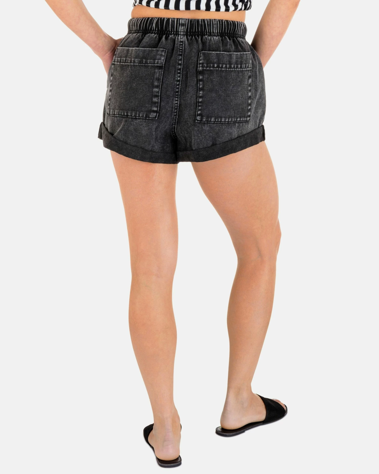 ARIA CUT OFF SHORT 4 ARIA CUT OFF SHORT - Image 2