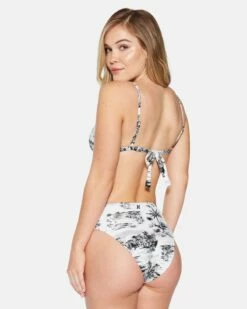 Beach Walk Moderate High Waist Bottom