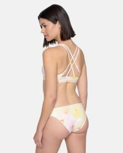 Max Aloha Hibiscus Moderate Bottom