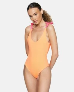 Solid Reversible Moderate One Piece 12 Solid Reversible Moderate One Piece -HURLEY Sales ho1063640 pink guava 5