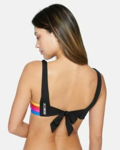 NASCAR REVERSIBLE SCOOP FRONT TOP -HURLEY Sales ht1276 black white 2